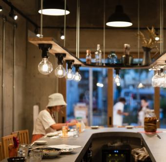 初めての来店でも楽しめるカウンター席