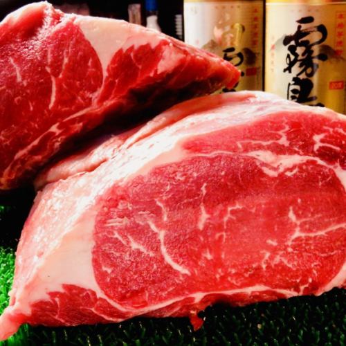 Light steak cuts carefully selected beef from raw wood
