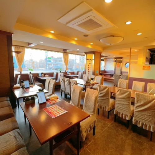 店内が広く、席数多め◎