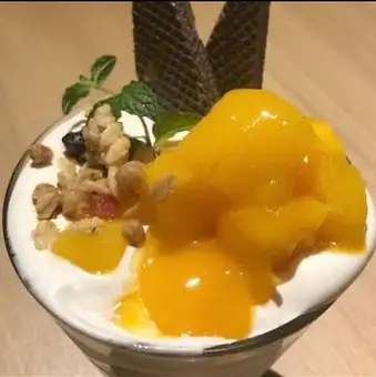 マンゴーパフェ
