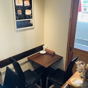 ゆっくりくつろげるお席です！