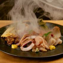 【一番人気】2H飲み放題付き<8品>豪華造り盛りと熟成燻製を堪能！スタンダード宴会コース7000円