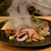 【一番人気】2H飲み放題付き<8品>豪華造り盛りと熟成燻製を堪能！スタンダード宴会コース7000円