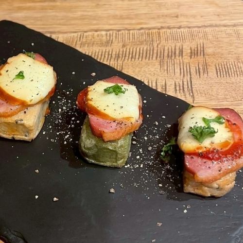 合鴨と燻製モッツァレラの生麩ピザ