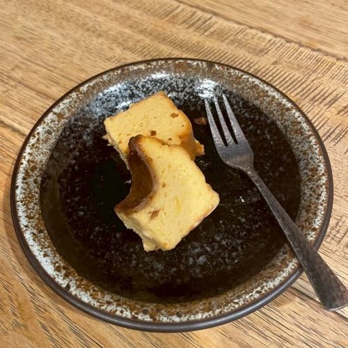 小さな酒粕ベイクドチーズケーキ