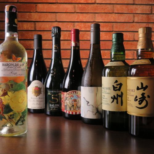 Alcoholic beverages that match the dishes, including rare brands, are available.
