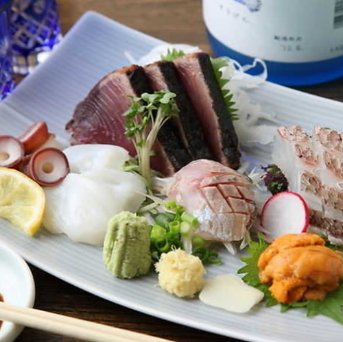 Directly from the fishing port! Fresh fish and seafood sashimi