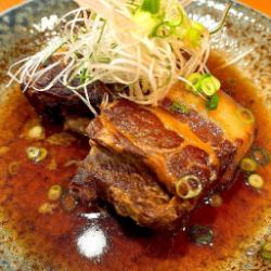 Melt-in-the-mouth pork stew with black vinegar