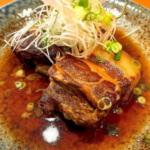 皮付き豚のとろける黒酢角煮