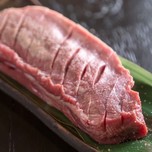 至福の焼肉体験、J&ELVISタンステーキ！
