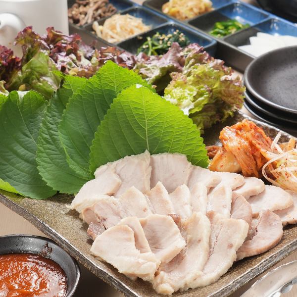 茹で豚と野菜を包んで楽しむ本格ポッサムセット