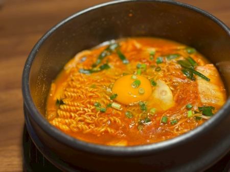 スンドゥブ煮込みラーメン