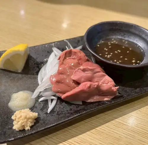 白レバー刺し