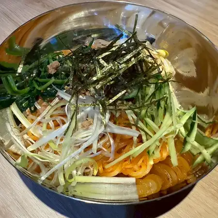 ビビン麺