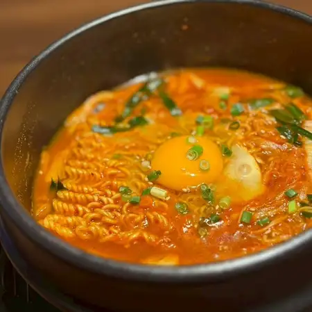 スンドゥブ煮込みラーメン