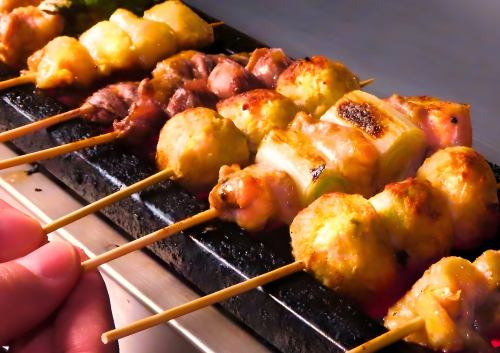 【名物串焼】国産鶏のみ使用／毎日店内手打ち