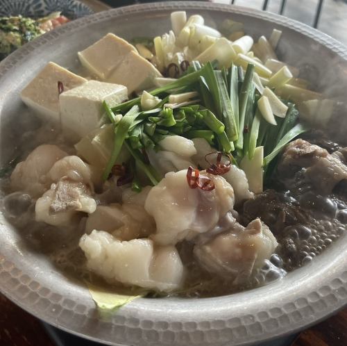 【冬限定!】塩焼肉屋ならではの絶品牛もつ鍋♪