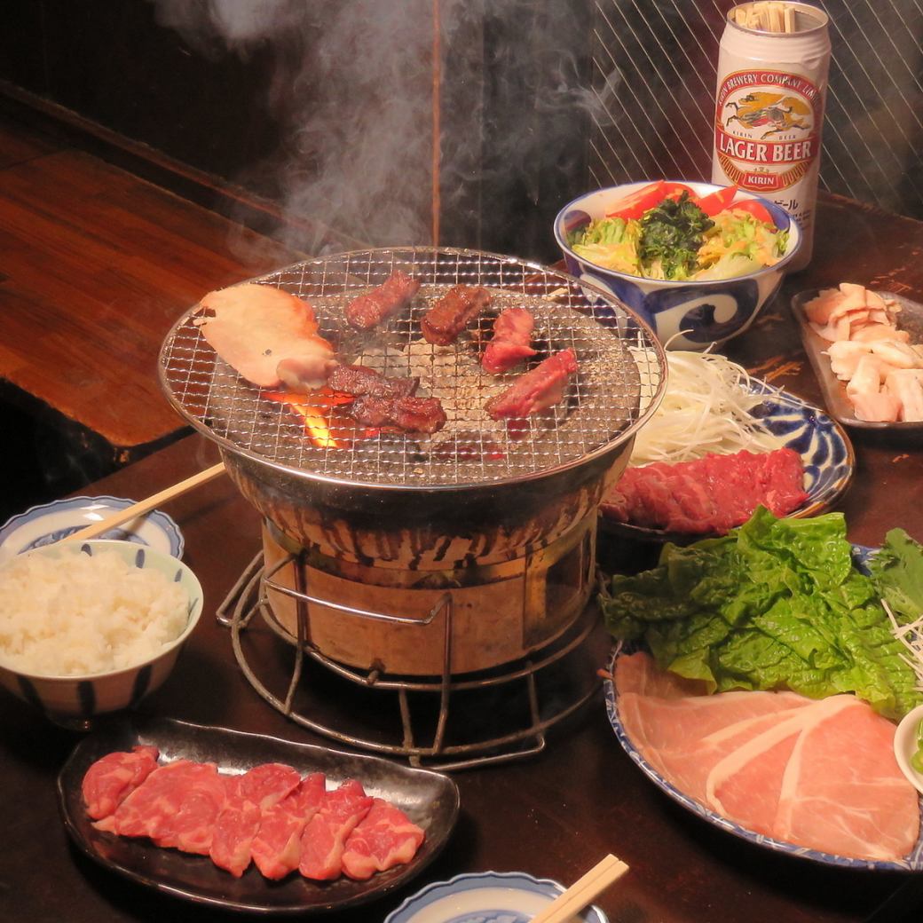 【店内喫煙OK!】開放感たっぷり!!アットホームな空間の高架下で美味しいお肉に舌鼓♪