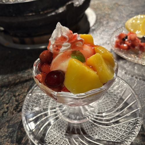 フルーツパフェ