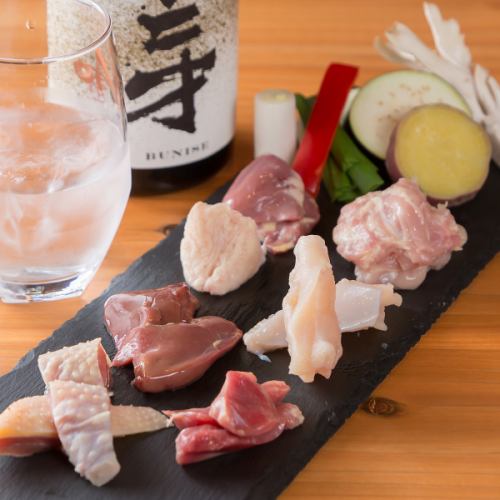 溶岩石で香ばしく焼き上げる地鶏7種の贅沢食べ比べセット