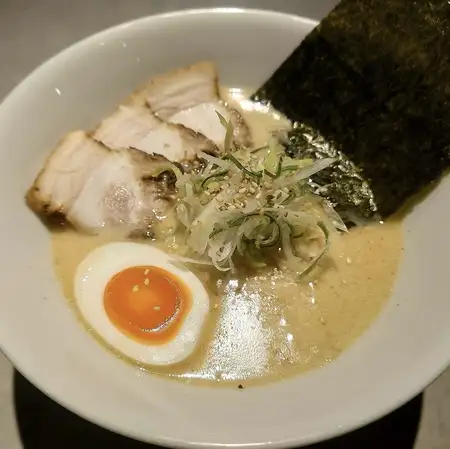豚骨ラーメン