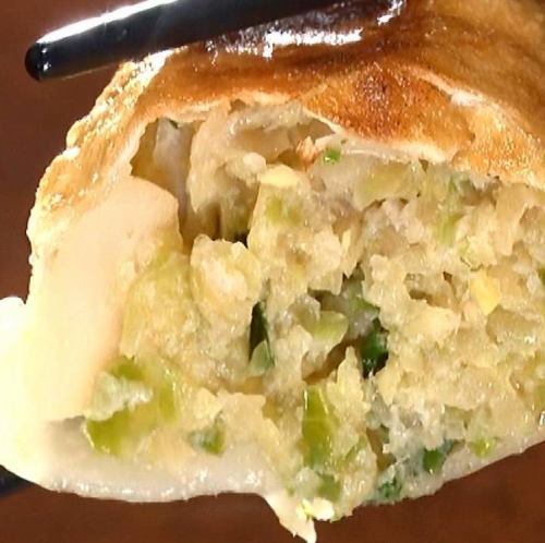 傳統的蒜蓉餃子！