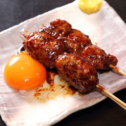 5 minutes walk from Tachikawa station.An izakaya with delicious skewers with a secret sauce