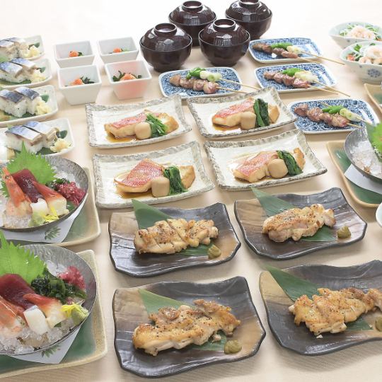 適合各種宴會的無限暢飲套餐4,000日圓～。也提供僅含餐點的課程。