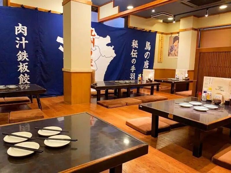 友人とのお食事やデートなどご利用シーンに合わせてお席をご案内させていただきます。