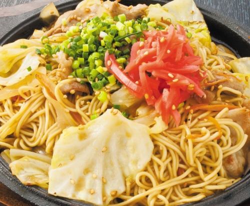 〆にもメインにも!福岡の焼きラーメン