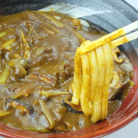〆におすすめ！このドロドロ感がクセになる♪焼肉屋が本気を出して作る絶品『牛筋カレーうどん』