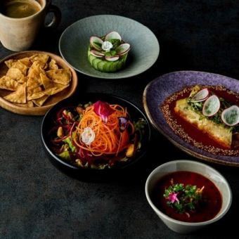 【午餐套餐】5道菜品（含饮料）3,300日元（含税）