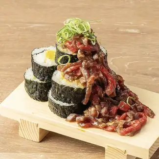ユッケ肉こぼれ寿司