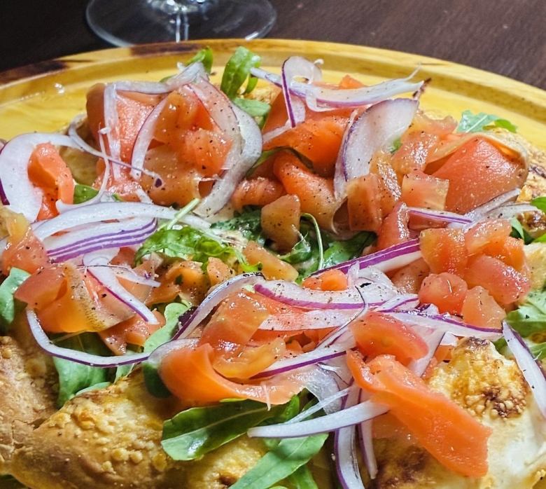 サルモーネピッツァ