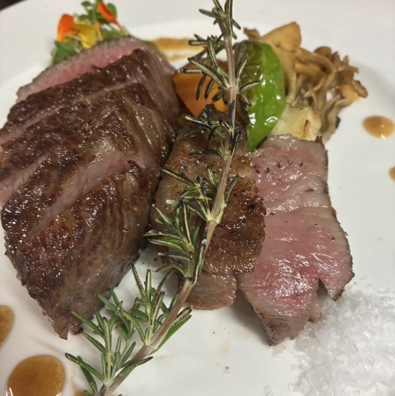 A4黒毛和牛トモサンカクステーキ