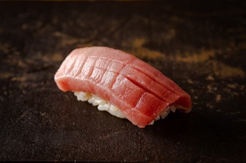 You can enjoy exquisite sushi made by skilled craftsmen.