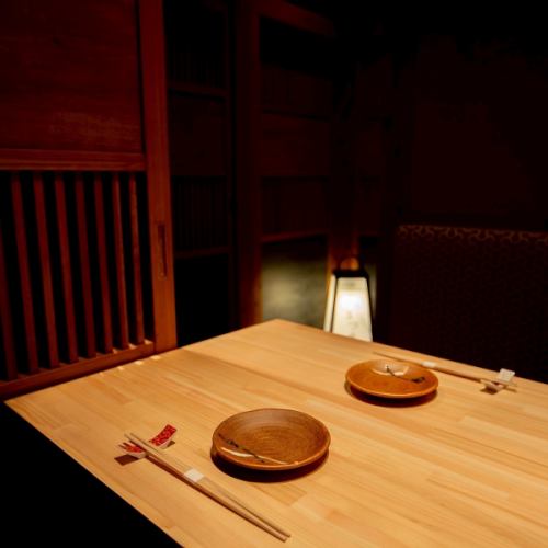 Because this is a special meal to be enjoyed with loved ones, we are particular not only about the food prepared by our chefs, but also about the tableware used to serve the food.There are as many different dishes to choose from depending on the food.In order for you to enjoy our food, we pay particular attention not only to the presentation and presentation of the food, but also to the dishes on which it is served.