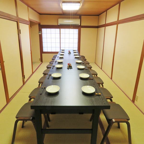 The 2nd floor is a tatami-only space! Furthermore, since it is limited to one group per day, you can make noise without worrying about the surroundings! You can stay until the store closes ♪ A Japanese-style room with tatami mats.Slowly stretch your legs and relax while enjoying food and sake.