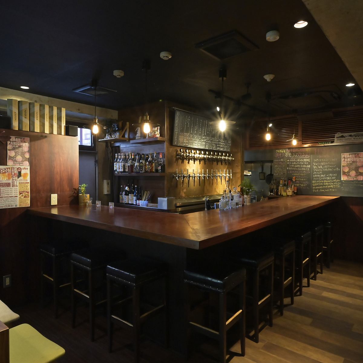 常時100種類以上のビールが購入可能＆店内で飲める！