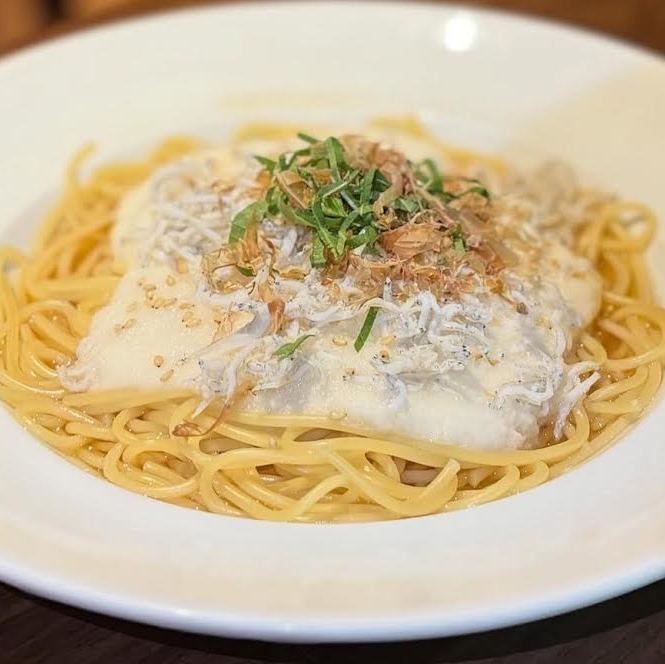 시라스와 토로로의 일본 국물 파스타