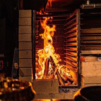 [Includes 2 hours of all-you-can-drink] [Salted motsu nabe grilled over wood] Enjoy the wood-fired motsu nabe that can only be experienced at Hyakuyaku.