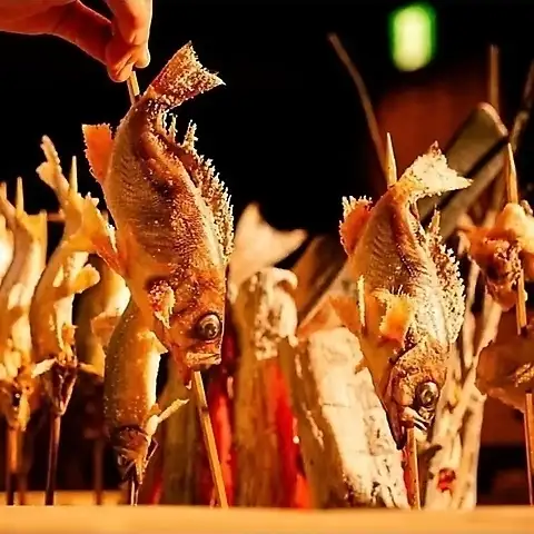 産地直送の日替わり鮮魚を匠の技で炉端焼き！