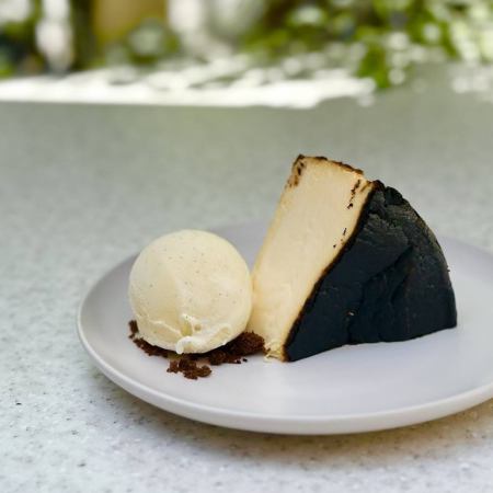 Basque cheesecake with vanilla ice cream