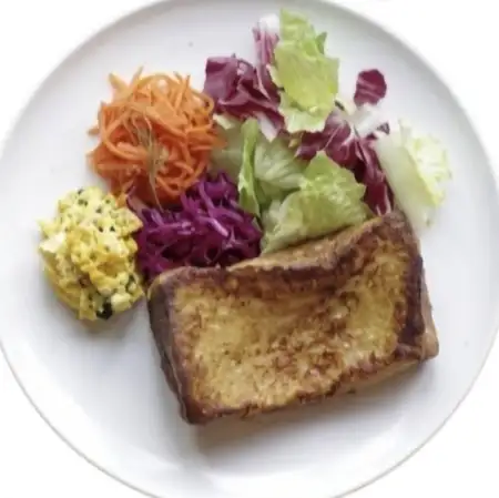 日替わりデリ付き　デニッシュフレンチトーストランチ