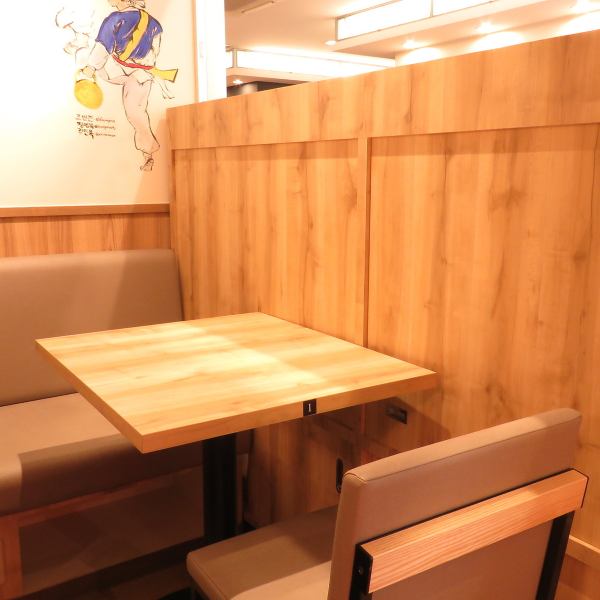 The clean and bright interior is impressive.Box-type table seats are available for you to relax.