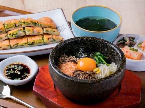 <Most popular among women> Cheese chijimi and stone-grilled bibimbap set