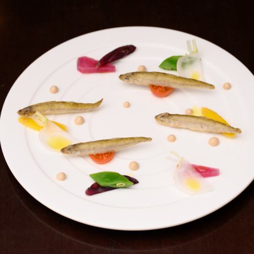 【1/7~2/28 점심】“샤르만” 제철 생선의 뽀와레와 오드불, 스프, 디저트 등 전6품