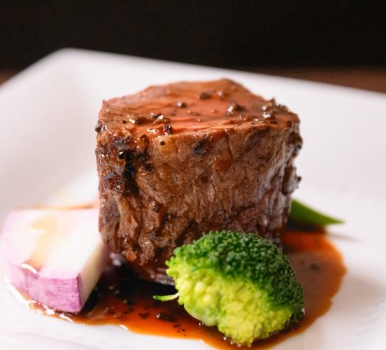[Lunch from March 4th to May 31st] "Saison" 7-course meal including grilled domestic beef fillet, hors d'oeuvres, soup, and dessert