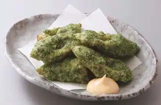 Chikuwa的油炸甜苜蓿