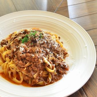 [Lunch course] Bolognese pasta, salad, welcome drink and dessert included 3,300 yen (tax included)